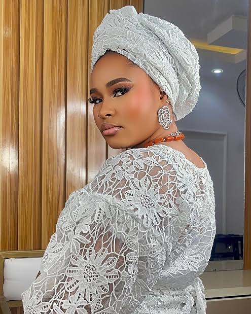 Queen Dami Biography: Wikipedia, Net Worth, Boyfriend, Family, Age, Phone Number