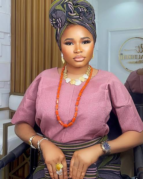 Queen Dami Biography: Wikipedia, Net Worth, Boyfriend, Family, Age, Phone Number