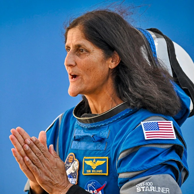 Sunita Williams Biography, Wikipedia, Net Worth, Age, Height, Weight, Ethnicity, Nationality 