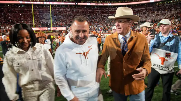 Texas AD Chris Del Conte Dismisses NFL Interest in Coach Steve Sarkisian as ‘Fodder’