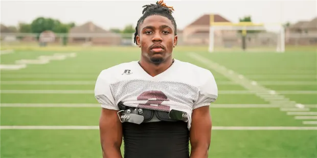 Breaking: Notre Dame Aims to Boost Wide Receiver Corps with Texas Star Visit